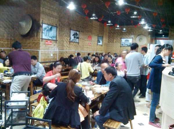 剛?cè)胄?，開(kāi)串串香店有什么方法和技巧呢